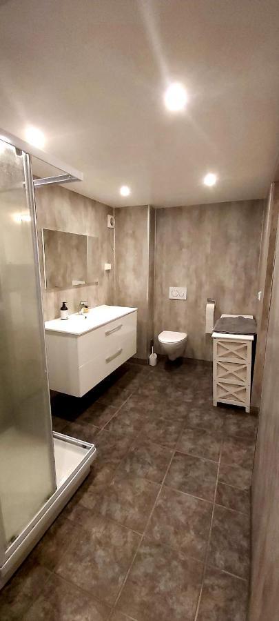 Aurora Rooms In Shared Apartment Nr2 We Are Doing Privet Northen Lights Trips, Reindeer Trip And Fjord Sommaroy Trip Тромсё Экстерьер фото